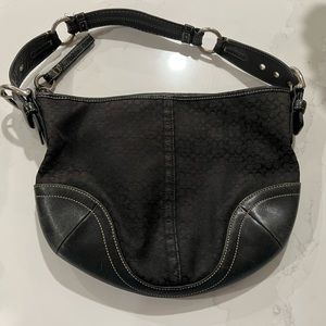 Coach Classic Signature Soho Bag in Size Medium Black